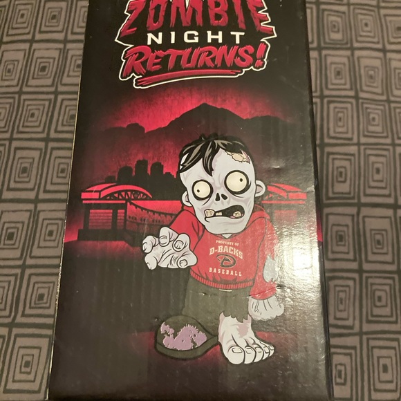 Diamond backs zombie bobble head - Picture 4 of 4